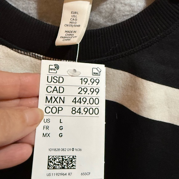 H&M Striped Sweatshirt – Black/White – Size L - Picture 2 of 3